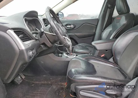 2016 Jeep Cherokee Trailhawk z USA, uszkodzony, nr VIN 1C4PJMBS2GW185726